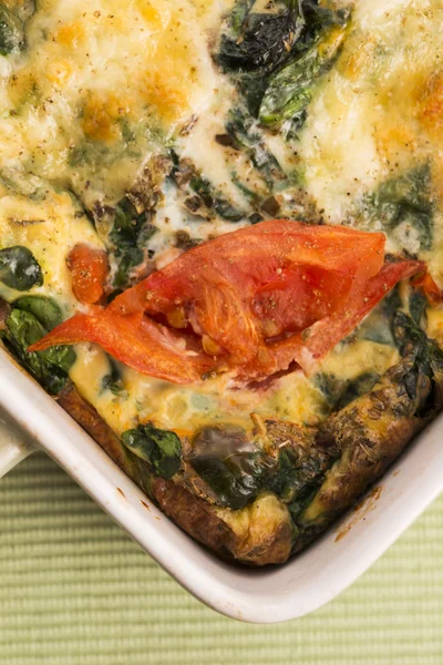 Omelet met groenten en kaas. Frittata — Stockfoto