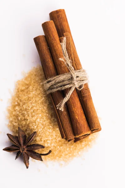 Cinnamon sticks with pure cane brown sugar — Stock Photo, Image