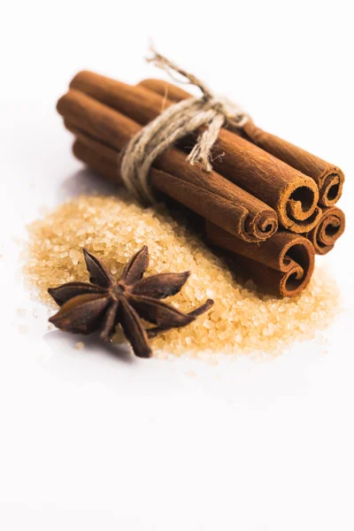Cinnamon sticks with pure cane brown sugar — Stock Photo, Image