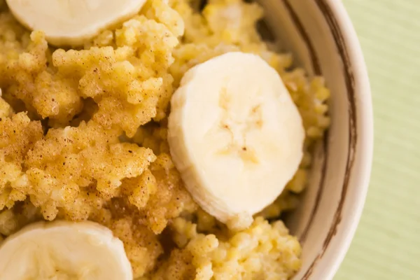 Bouillie de millet fraîche à la banane — Photo