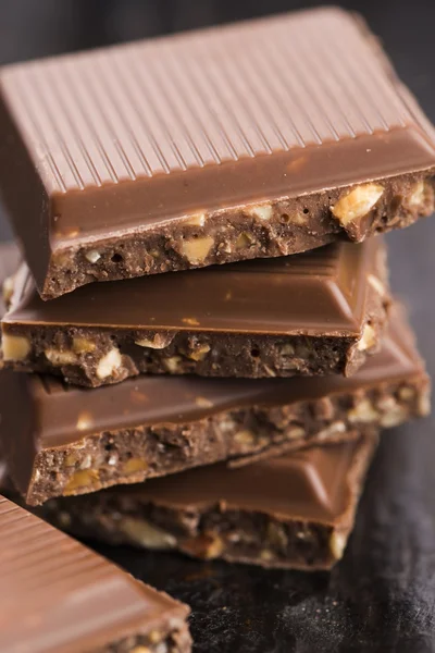 Chocolade met hazelnoten — Stockfoto