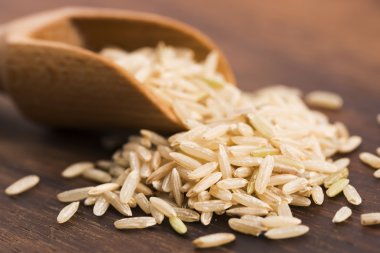 kahverengi pirinç kaşığı yakın çekim