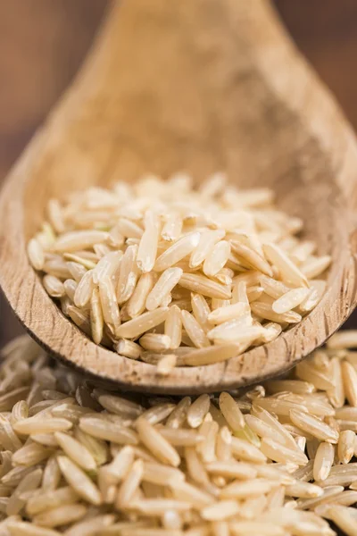 Cuchara de arroz integral de cerca — Foto de Stock