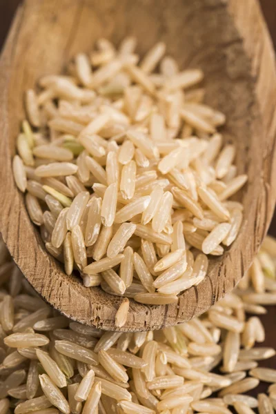 Cuchara de arroz integral de cerca — Foto de Stock