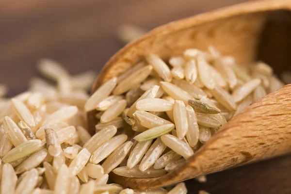 Cuchara de arroz integral de cerca — Foto de Stock