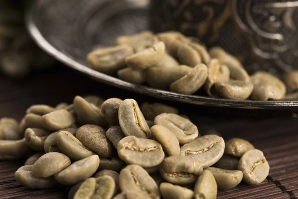 Groene koffie. drank en bonen — Stockfoto