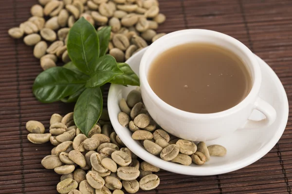 Green coffee. drink and beans — Stock Photo, Image