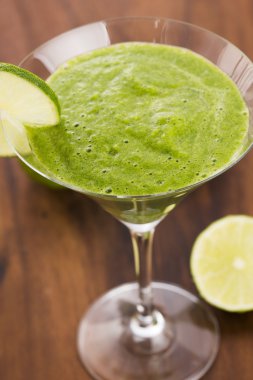 Sağlıklı yeşil içecek, sebze suyu