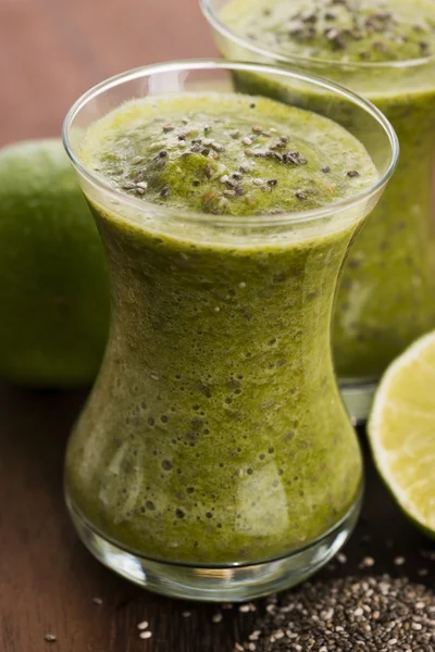 Healthy green fresh fruit and vegetable juice smoothie with chia — Stock Photo, Image