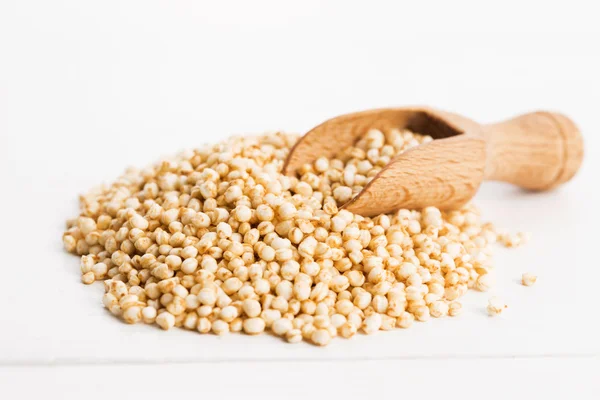 Quinoa popping — Stock Photo, Image