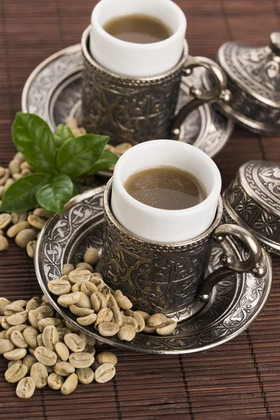 Groene koffie. drank en bonen — Stockfoto