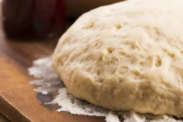 Fresh dough ready for baking — Stock Photo, Image