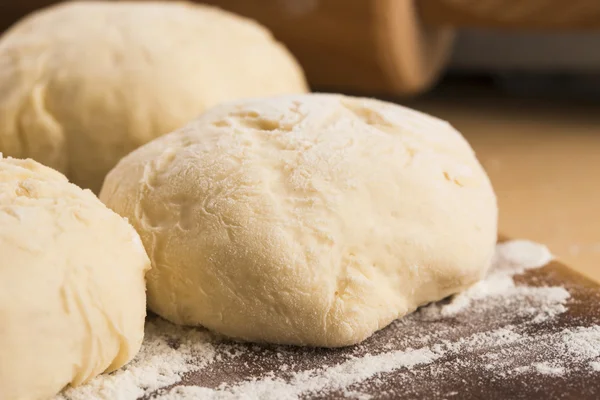 Fresh dough ready for baking — Stock Photo, Image