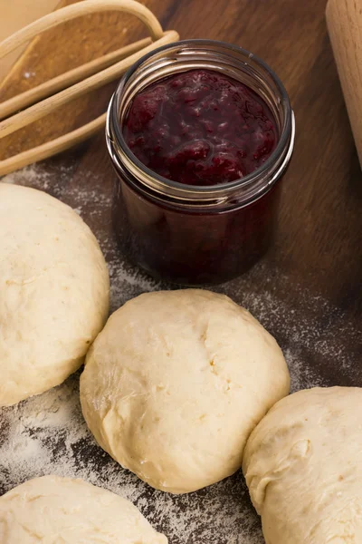 Masa fresca lista para hornear — Foto de Stock