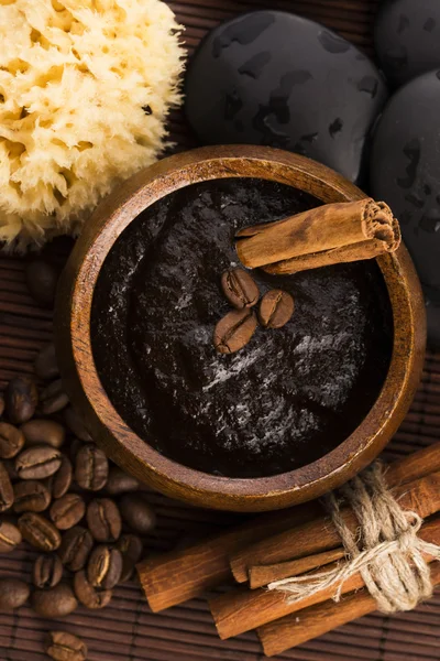 Hecho en casa cara y cuerpo orgánico todo exfoliante de café natural (peeling — Foto de Stock