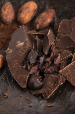 Kakao ile kıyılmış çikolata