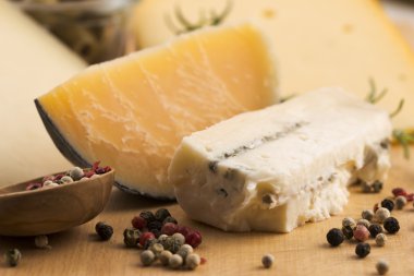 çeşitli peynir türleri