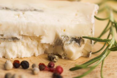 çeşitli peynir türleri