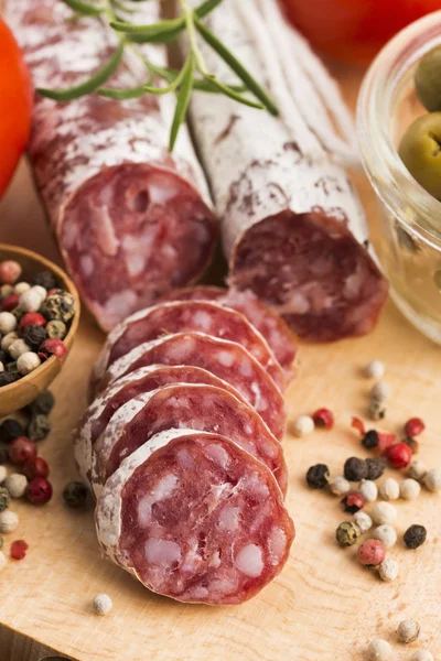 Fatias de linguiça de porco espanhola — Fotografia de Stock