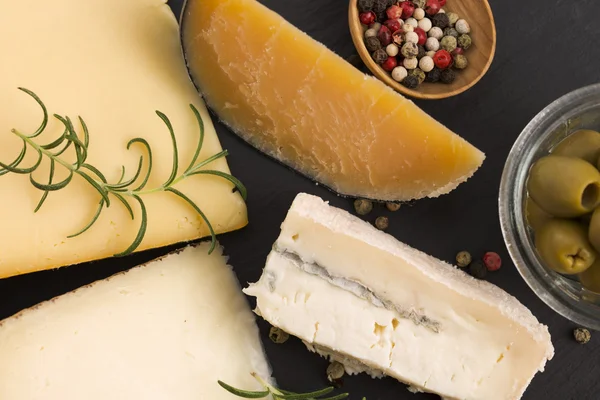 çeşitli peynir türleri
