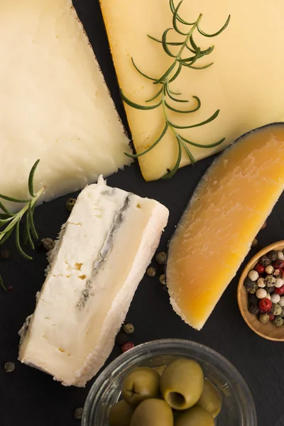 çeşitli peynir türleri