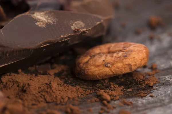 Nasekané čokolády s kakaovým — Stock fotografie