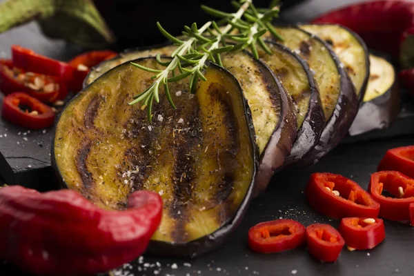 Gegrilde aubergines — Stockfoto