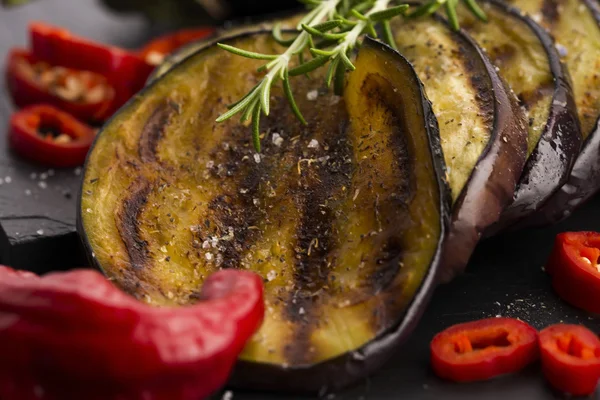 Gegrillte Auberginenscheiben — Stockfoto