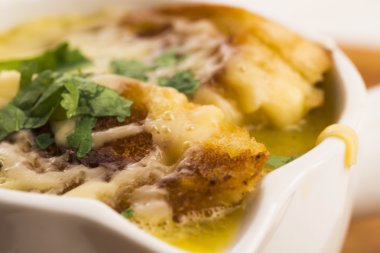 Fransız soğan çorbası