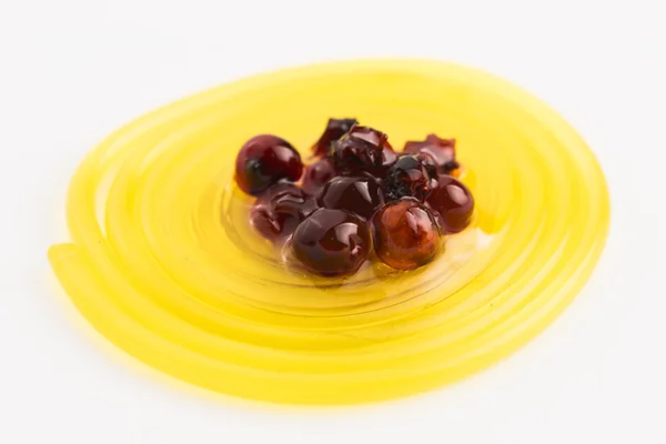 Espaguete de frutas molecular com rowan em xarope — Fotografia de Stock