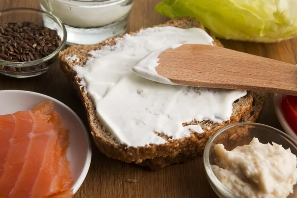 Healthy sandwich with ingredients — Stock Photo, Image