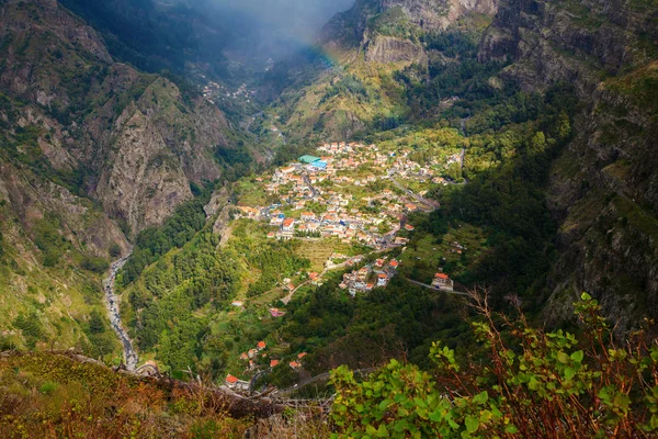 Luftaufnahme des Dorfes curral das freiras — Stockfoto
