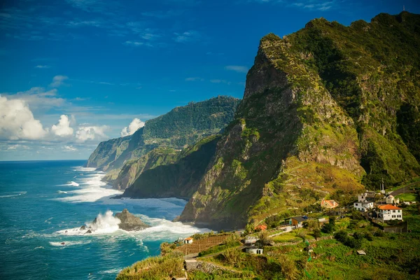 Prachtig uitzicht op de noordelijke kust van Madeira — Stockfoto