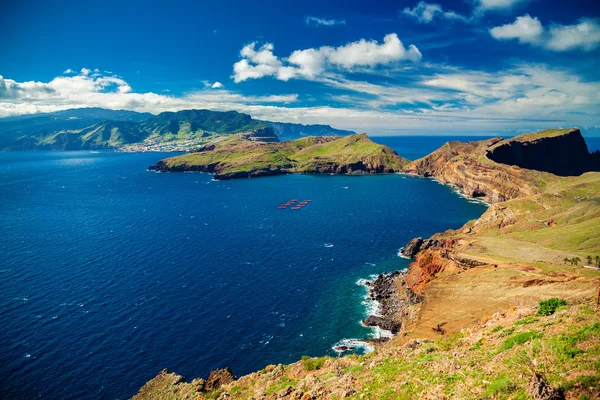 Берегова лінія в Сан de Ponta Lourenco — стокове фото