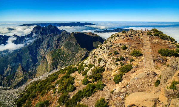 Tapak tapak di pf puncak Pico Ruivo — Stok Foto