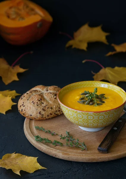 Soupe Crème Citrouille Maison Fromage Servie Avec Des Graines Pain — Photo