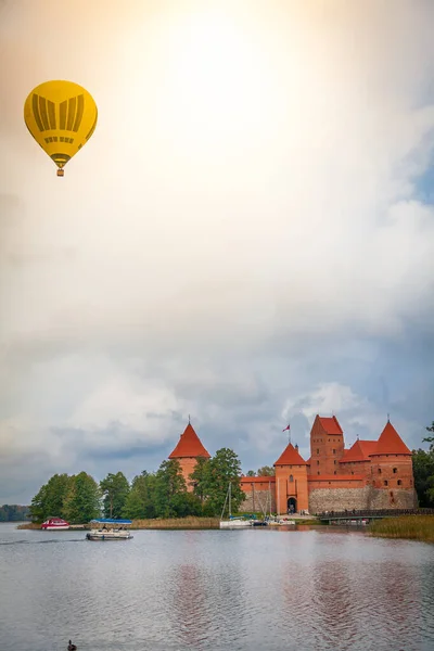 Castelo Ilha Trakai Castelo Insular Localizado Trakai Lituânia Uma Ilha — Fotografia de Stock