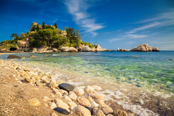 Ilha e praia Isola Bella — Fotografia de Stock