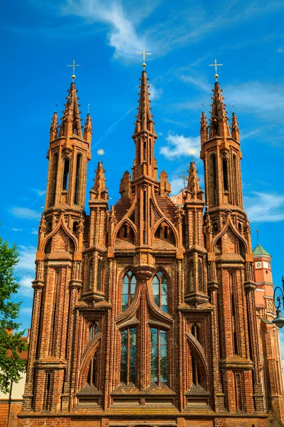 Gotický st. anne's church ve Vilniusu — Stock fotografie