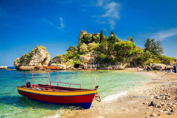 Barco pequeño para la excursión — Foto de Stock