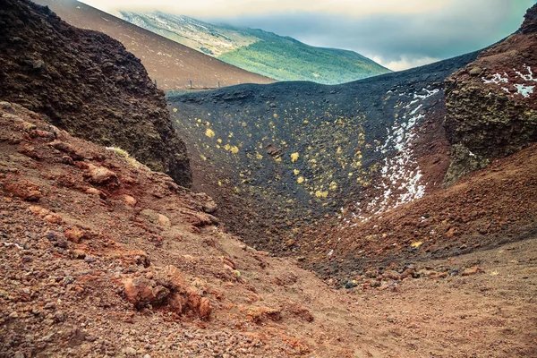 Extinct volcano — Stock Photo, Image