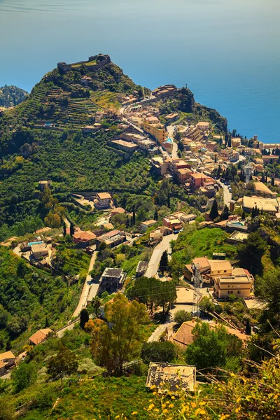 Utsikt över Taormina från Castelmola — Stockfoto