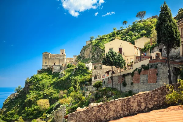 Церква Святого Nicolo в місті Savoca — стокове фото