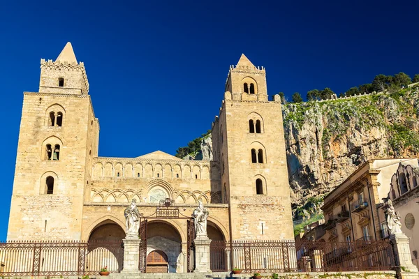 De kathedraal-basiliek van cefalu — Stockfoto