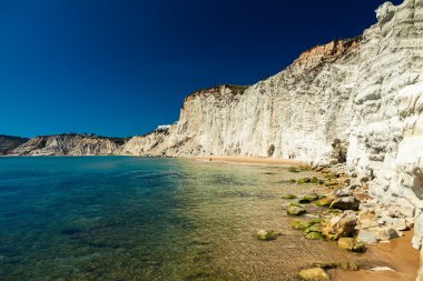 Scala dei Turchi uzak beach
