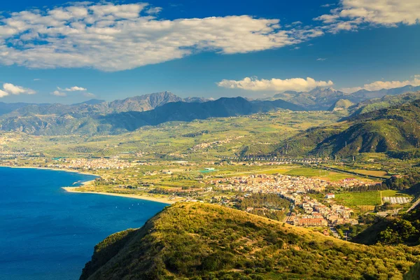 Liten stad Oliveri, Sicilien — Stockfoto