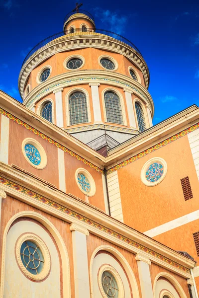 Elevación lateral de la Iglesia de la Virgen Negra — Foto de Stock