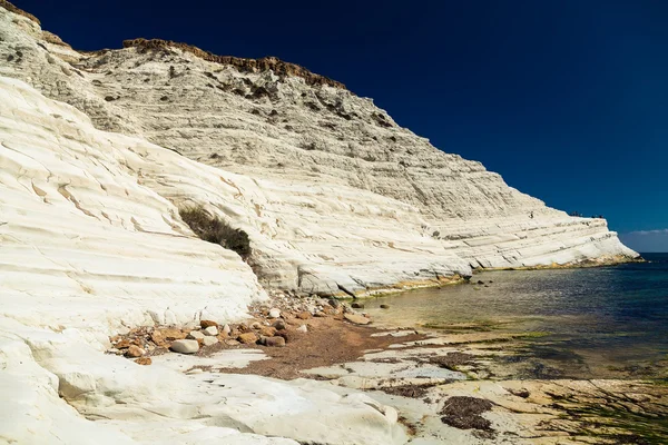 Bizarre weiße Klippe scala dei turchi — Stockfoto