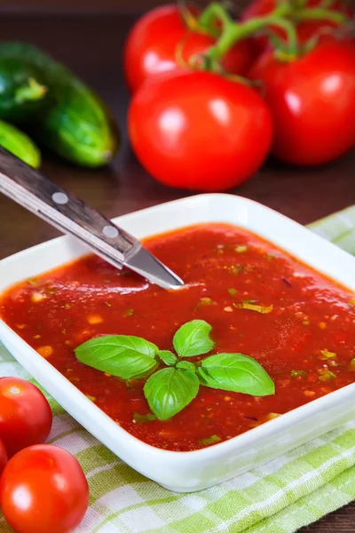 Cold tomato soup — Stock Photo, Image