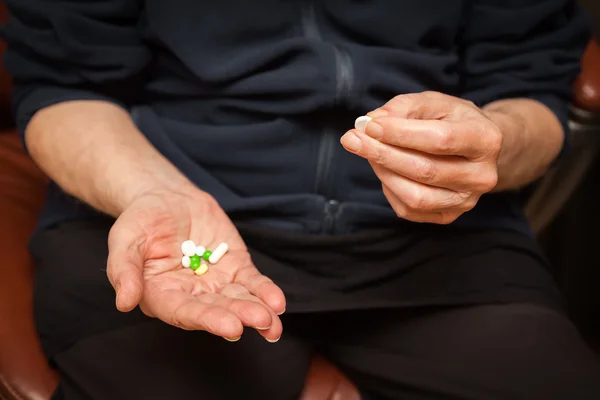 Tabletten einnehmen — Stockfoto